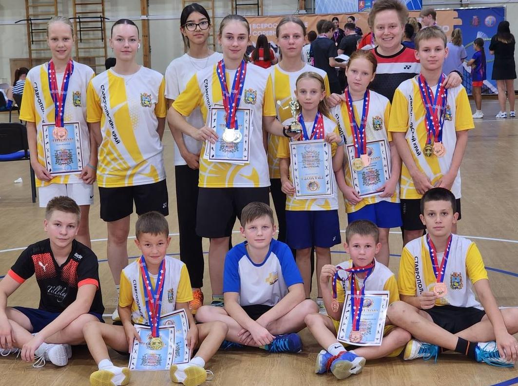 Всероссийские юношеские соревнования по бадминтону «Донской волан»